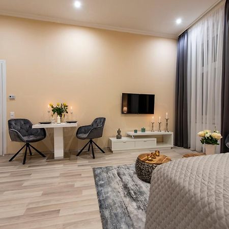 City Centre Deluxe Apartments บูดาเปสต์ ภายนอก รูปภาพ