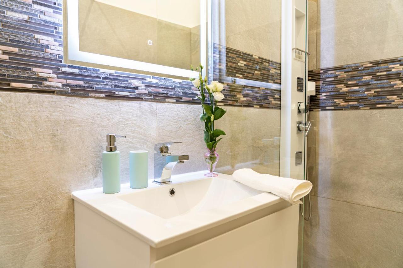 City Centre Deluxe Apartments บูดาเปสต์ ภายนอก รูปภาพ