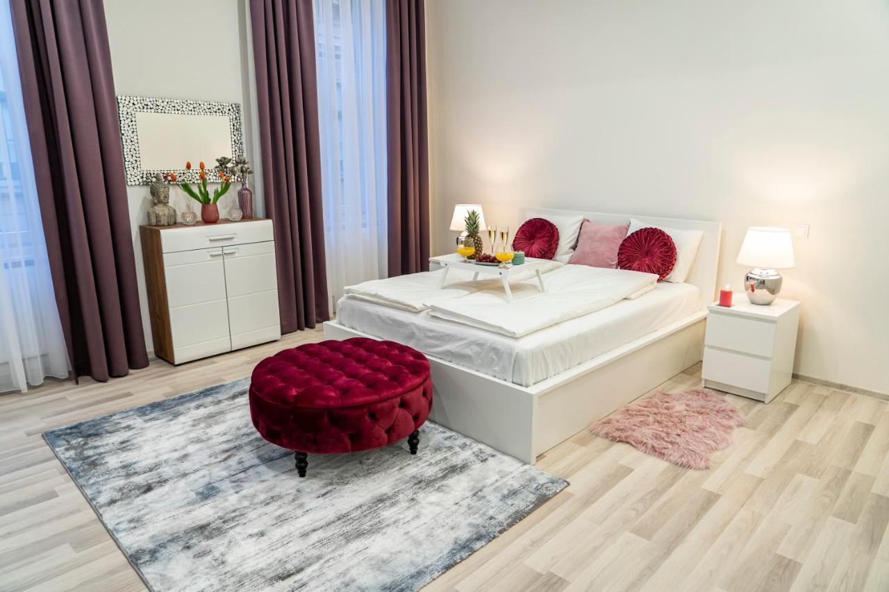 City Centre Deluxe Apartments บูดาเปสต์ ภายนอก รูปภาพ
