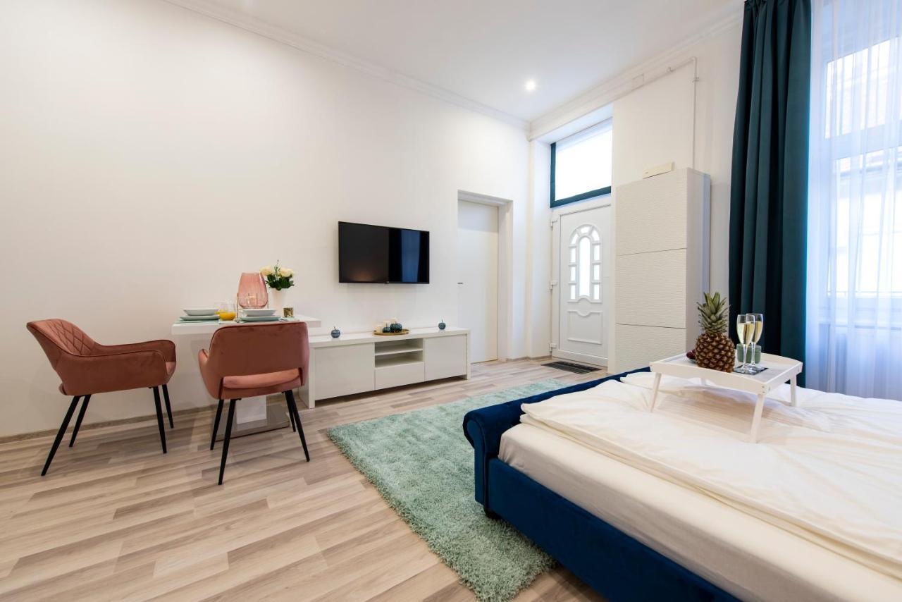 City Centre Deluxe Apartments บูดาเปสต์ ภายนอก รูปภาพ