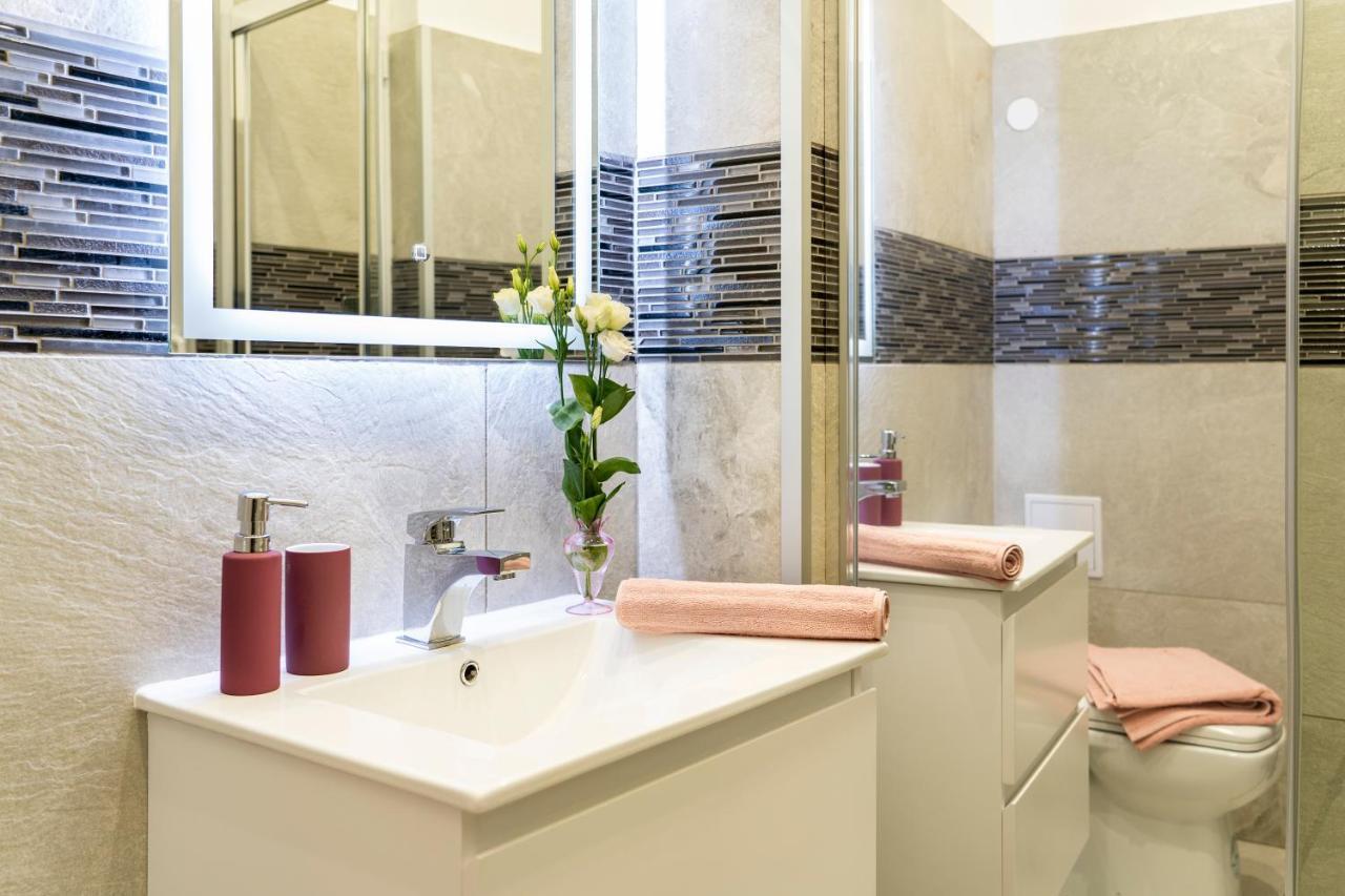 City Centre Deluxe Apartments บูดาเปสต์ ภายนอก รูปภาพ