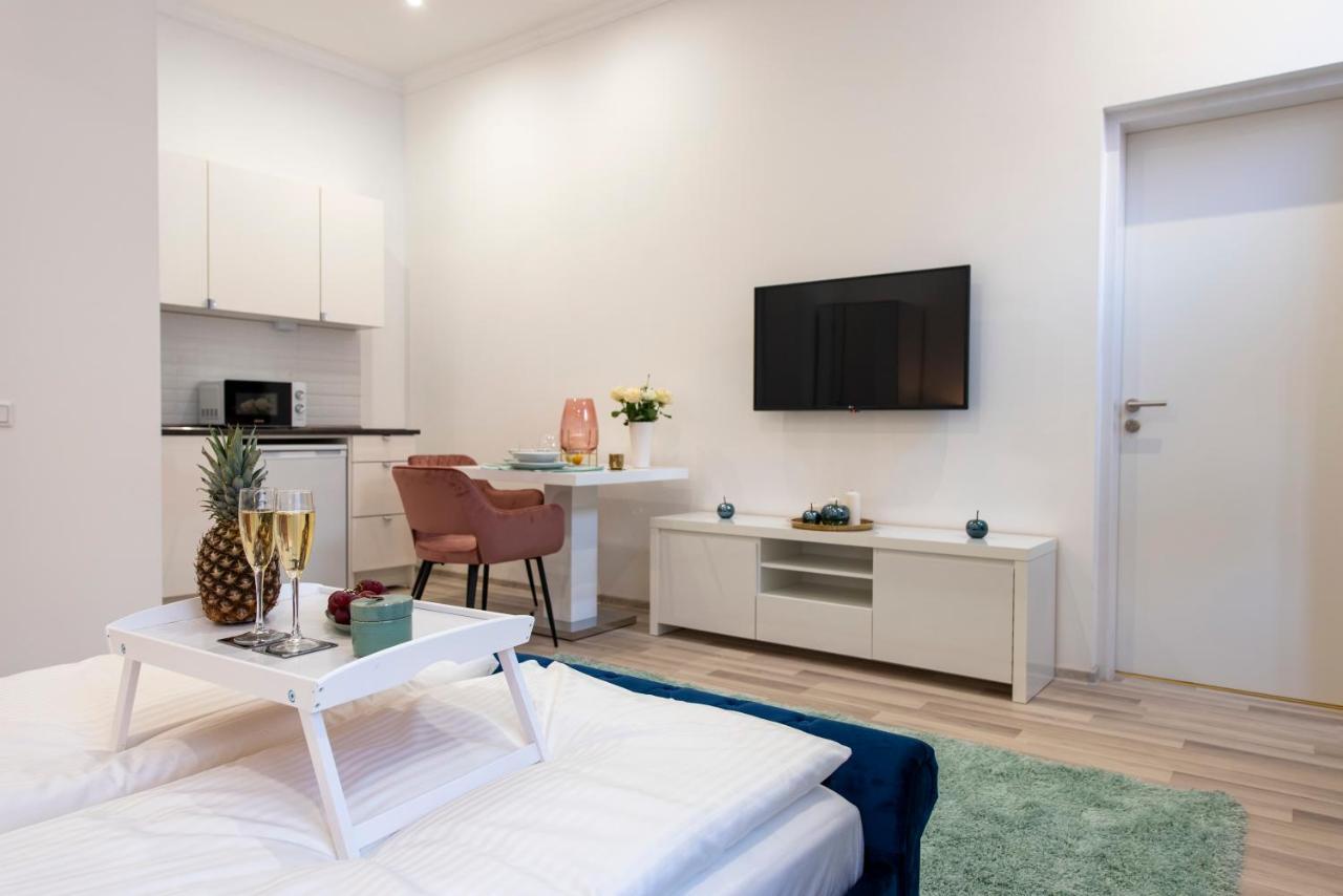 City Centre Deluxe Apartments บูดาเปสต์ ภายนอก รูปภาพ
