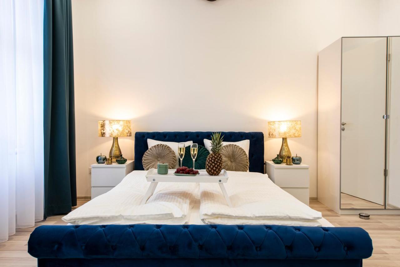 City Centre Deluxe Apartments บูดาเปสต์ ภายนอก รูปภาพ
