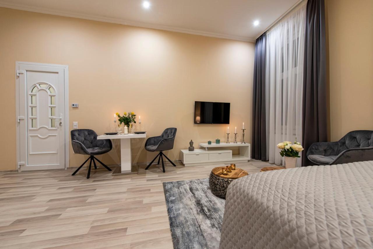City Centre Deluxe Apartments บูดาเปสต์ ภายนอก รูปภาพ